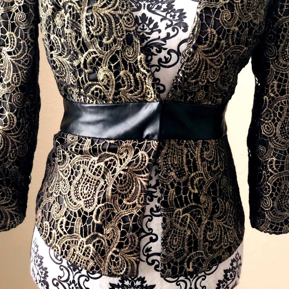 Women’s Blazer - Picture 4 of 5